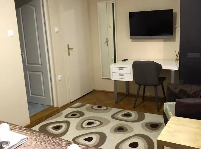 Harsanyi Vendeghaz Konukevi 3*